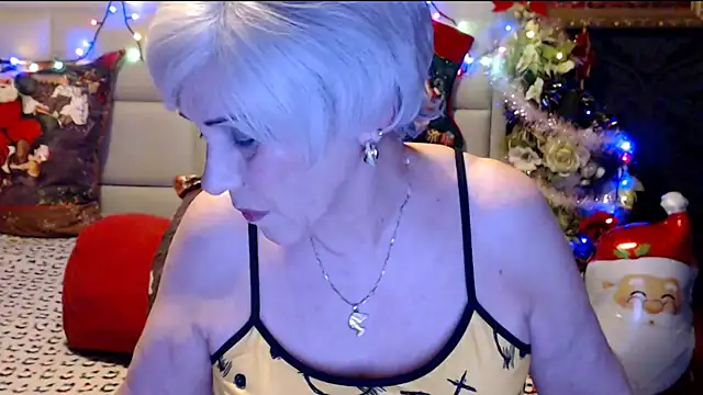 Snapshot of HappyWomanOn chatting on 27, 12, 2024 HappyWomanOn online show from 27, 12, 2024