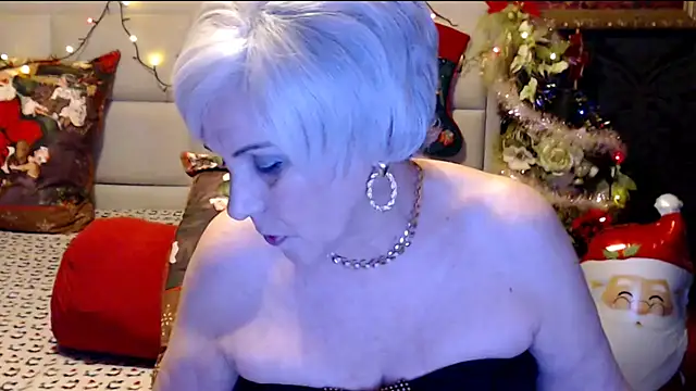 Snapshot of HappyWomanOn chatting on 28, 12, 2024 HappyWomanOn online show from 28, 12, 2024
