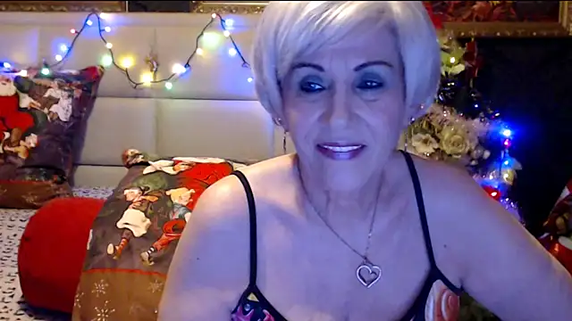 Snapshot of HappyWomanOn chatting on 29, 12, 2024 HappyWomanOn online show from 29, 12, 2024