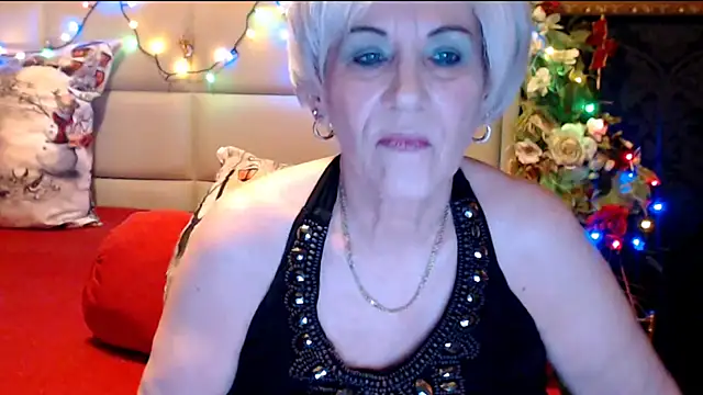 Snapshot of HappyWomanOn chatting on 6, 1, 2025 HappyWomanOn online show from 6, 1, 2025