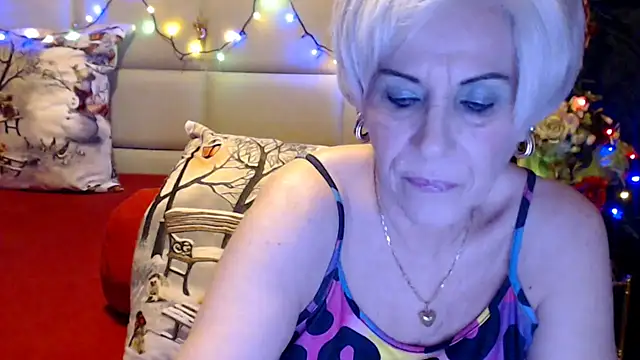 Snapshot of HappyWomanOn chatting on 6, 1, 2025 HappyWomanOn online show from 6, 1, 2025