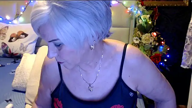 Snapshot of HappyWomanOn chatting on 14, 1, 2025 HappyWomanOn online show from 14, 1, 2025