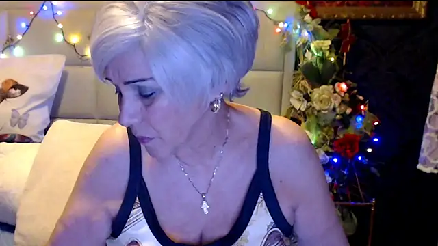 Snapshot of HappyWomanOn chatting on 18, 1, 2025 HappyWomanOn online show from 18, 1, 2025