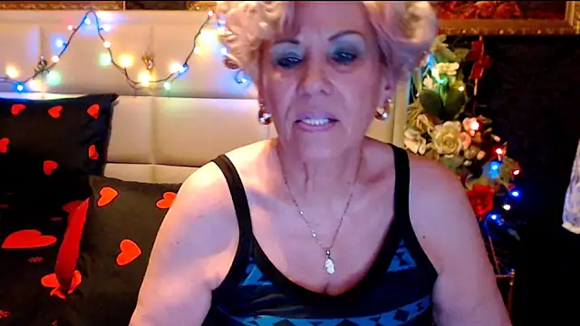 Snapshot of HappyWomanOn chatting on 24, 1, 2025 HappyWomanOn online show from 24, 1, 2025