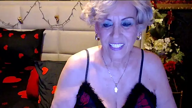 Snapshot of HappyWomanOn chatting on 27, 1, 2025 HappyWomanOn online show from 27, 1, 2025
