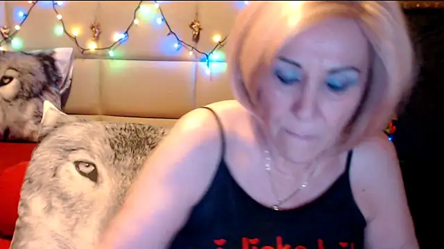 Snapshot of HappyWomanOn chatting on 15, 3, 2025 HappyWomanOn online show from 15, 3, 2025