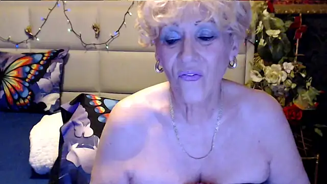 Snapshot of HappyWomanOn chatting on 30, 10, 2025 HappyWomanOn online show from 30, 10, 2025