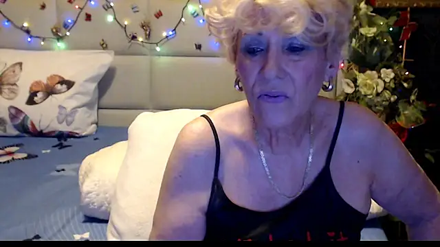Snapshot of HappyWomanOn chatting on 20, 11, 2025 HappyWomanOn online show from 20, 11, 2025