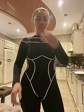 Amazoniiaa online show from 28, 1, 2025