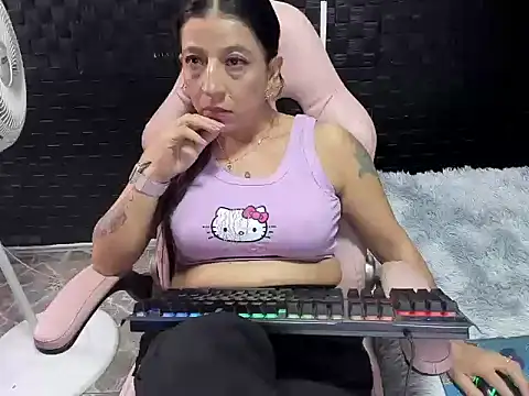 Snapshot of mature_sexi40 chatting on 15, 10, 2025 mature sexi40 online show from 15, 10, 2025