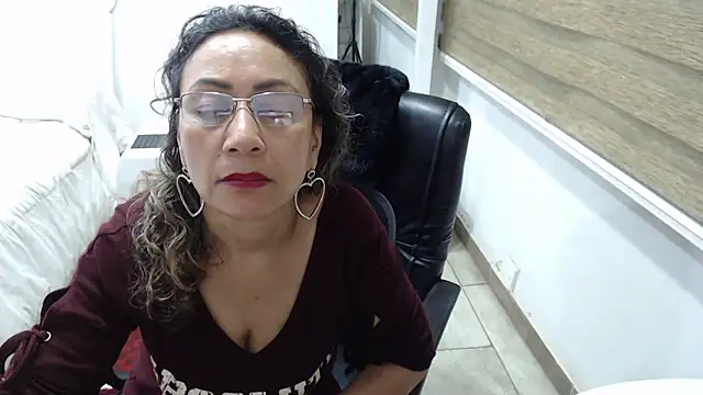 jesy hot online show from 22, 10, 2025