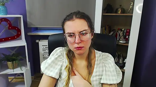 Zoey Erotic online show from 16, 12, 2024