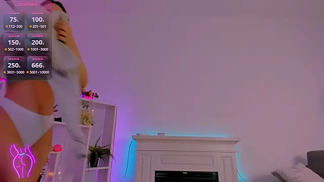 Snapshot of Alice_in_the__Wonderland chatting on 5, 2, 2025 Alice in the Wonderland online show from 5, 2, 2025