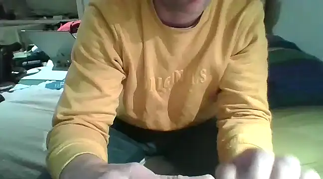 MmaxX004 online show from 5, 3, 2025