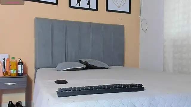 crystall06 online show from 4, 11, 2025