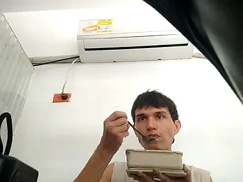 Snapshot of PrivCamZone chatting on 4, 10, 2025 PrivCamZone online show from 4, 10, 2025