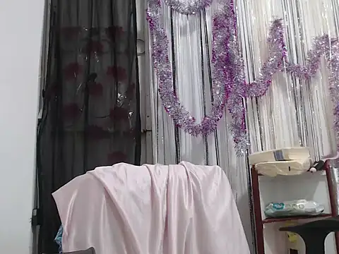 heyline milf online show from 5, 12, 2024