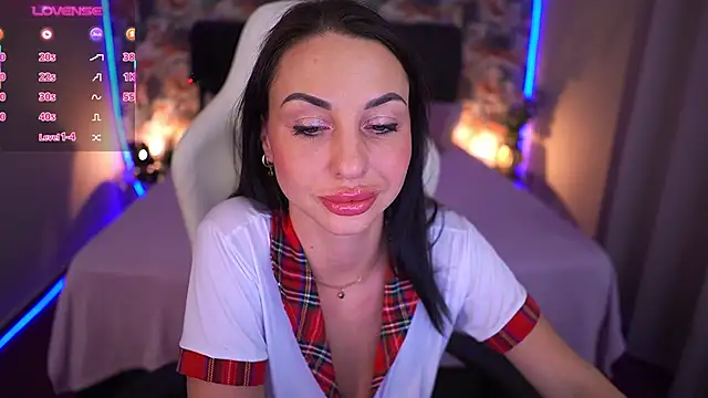 KristiiMax online show from 4, 12, 2025