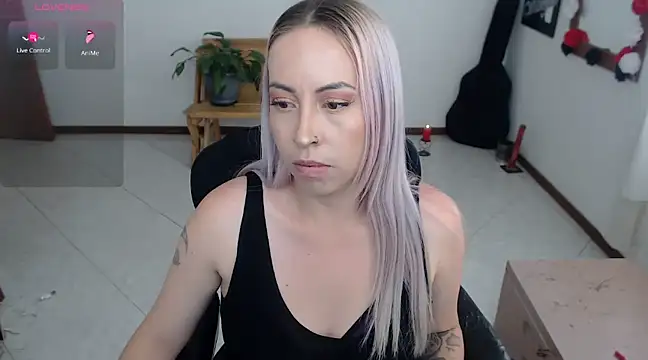 charlottezoe15 online show from 17, 1, 2025