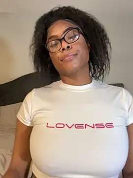 CandyLuxxxx online show from 13, 3, 2025