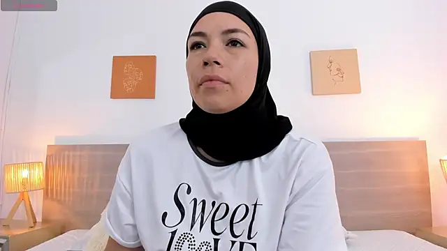 Snapshot of aisha_vs chatting on 30, 10, 2025 aisha vs online show from 30, 10, 2025