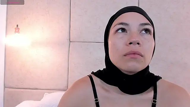 aisha vs online show from 22, 12, 2025