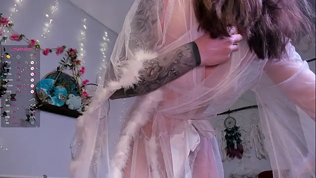 Snapshot of Kiralotus chatting on 6, 2, 2026 Kiralotus online show from 6, 2, 2026