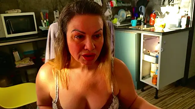 Snapshot of MishaMILF chatting on 7, 3, 2026 MishaMILF online show from 7, 3, 2026