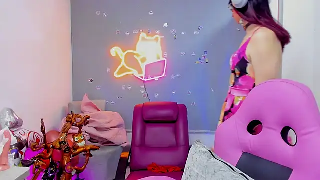 KimberlyJohnsoon online show from 7, 12, 2024