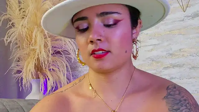 Lea Foster online show from 8, 3, 2025