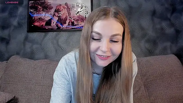 Snapshot of CassieMils chatting on 12, 2, 2025 CassieMils online show from 12, 2, 2025