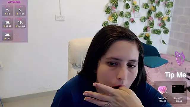 Snapshot of tania_sweet__ chatting on 12, 11, 2025 tania sweet online show from 12, 11, 2025