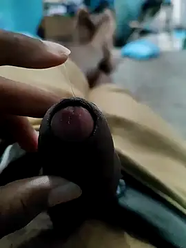 Snapshot of Arthu2r chatting on 11, 1, 2025 Arthu2r online show from 11, 1, 2025