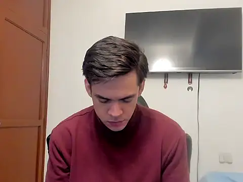 Snapshot of Lucian_Gomez_ chatting on 8, 10, 2025 Lucian Gomez online show from 8, 10, 2025