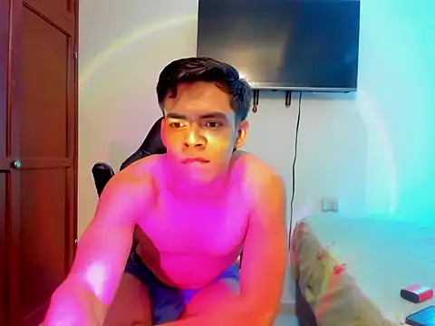 Snapshot of Lucian_Gomez_ chatting on 18, 11, 2025 Lucian Gomez online show from 18, 11, 2025