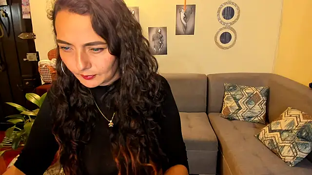Snapshot of emma_luxy chatting on 20, 2, 2025 emma luxy online show from 20, 2, 2025