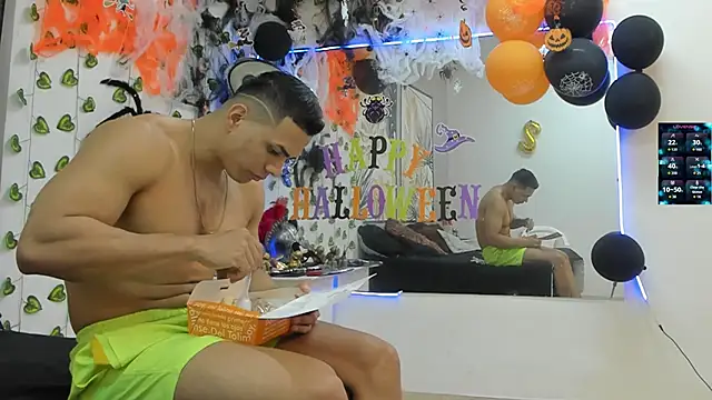 Snapshot of ChoreyTaiylor chatting on 18, 10, 2025 ChoreyTaiylor online show from 18, 10, 2025