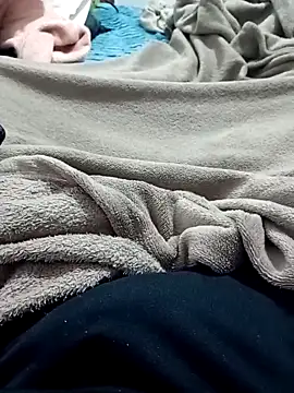 Snapshot of Santosgui14 chatting on 8, 9, 2025 Santosgui14 online show from 8, 9, 2025