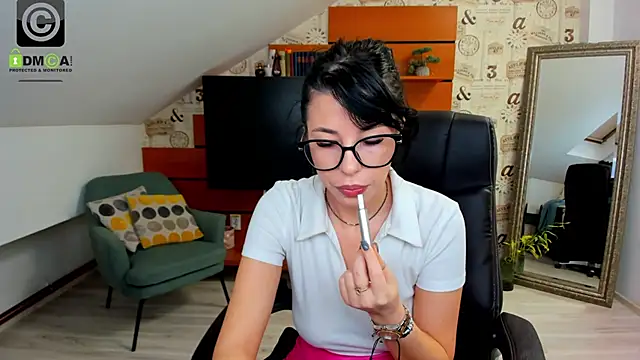 EmillyTaylor online show from 14, 12, 2024