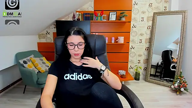 EmillyTaylor online show from 20, 12, 2024