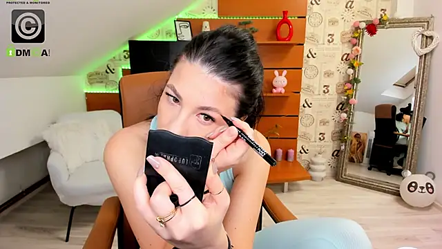 EmillyTaylor online show from 21, 10, 2025