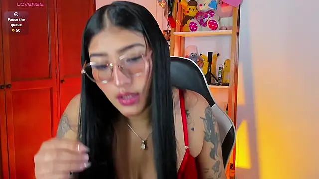 eymy-hadid online show from 11, 9, 2025