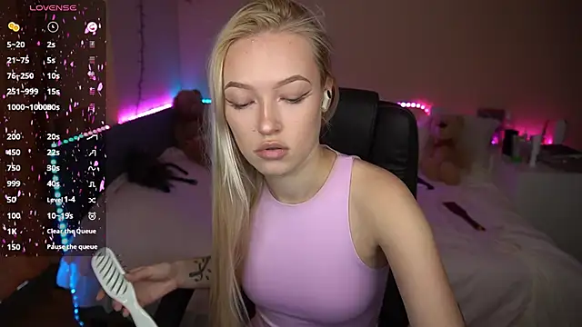 AmandaFiree online show from 11, 10, 2025