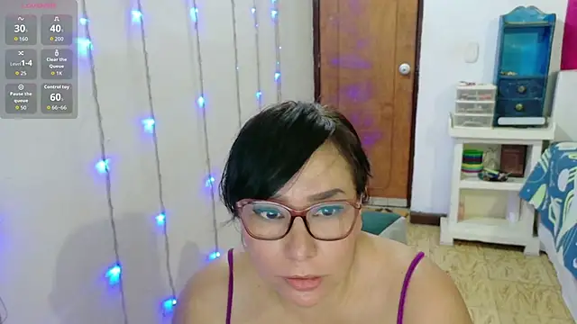 Snapshot of hottplay chatting on 13, 9, 2025 hottplay online show from 13, 9, 2025