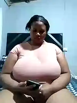 Snapshot of Sexy-queen99xx chatting on 8, 10, 2025 Sexy-queen99xx online show from 8, 10, 2025