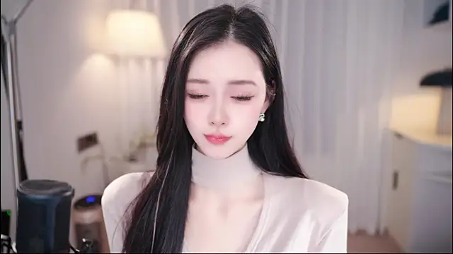 Ocean--Lili online show from 5, 12, 2025