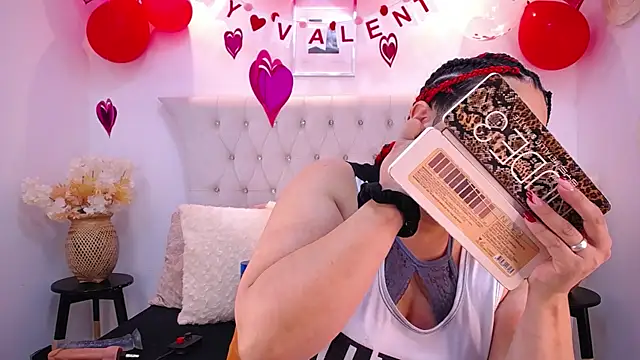 MIchelMomet online show from 10, 2, 2025