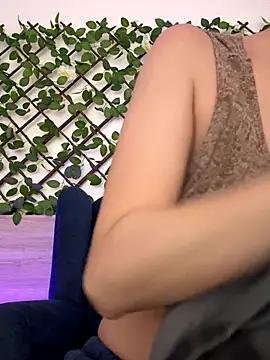 LadyChantale online show from 23, 12, 2025