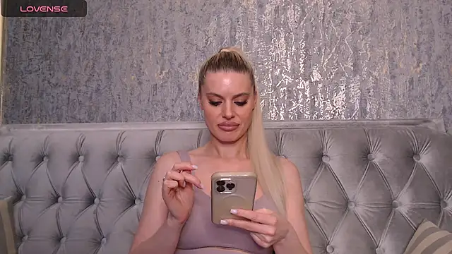 Snapshot of BlondieStar chatting on 9, 12, 2024 BlondieStar online show from 9, 12, 2024