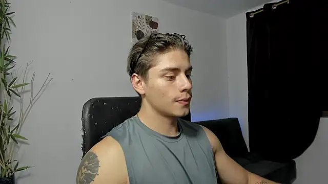 Snapshot of Giordano_Russo chatting on 17, 12, 2024 Giordano Russo online show from 17, 12, 2024